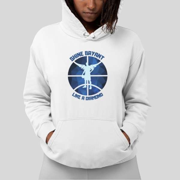 Sweat-shirt à Capuche basketball Blanc modèle porté par mannequin Fille avec visuel design en Hommage a Kobe Bryant avec écrit Phrase Shine Bryant Like A Diamond Hoodies pour les Femmes basketteuses