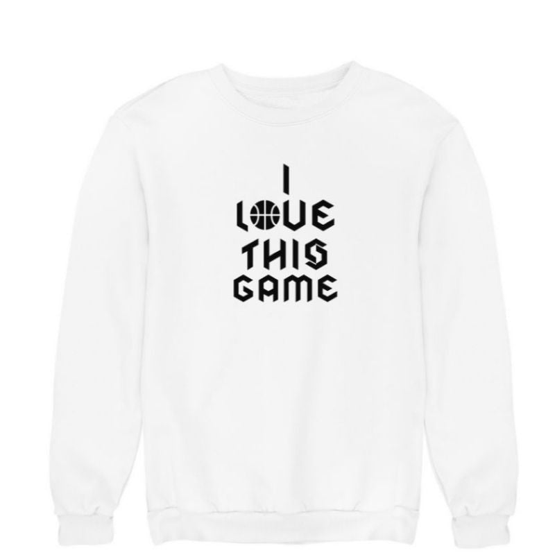 Sweat Fille à col rond basketball Blanc Enfant pour basketteur et basketteuse avec visuel design Basket Ball et la célèbre phrase I Love This Game en Ecriture Gothique Lifestyle Sweatshirt pour Enfants basketteurs et basketteuses Filles et Garçons Taille 3/4 ANS, 5/6 ANS, 7/8 ANS, 9/11 ANS, 12/14 ANS existe en bleu marine et en Noir