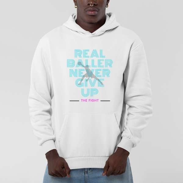 Hoodie basket Lifestyle modèle blanc avec illustration lettrage Real Baller Never Give Up sur mannequin Garçon Sweat Shirt Homme basketteur Tailles XS S M L XL 2XL 3XL 4XL 5XL existe aussi en bleu marine et en Noir