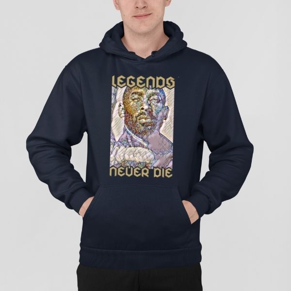 Sweat Shirt basketball Bleu Marine modèle mannequin Homme visuel design Hommage Kobe Bryant écrit Phrase culte Legends Never Die Hoodies Hommes basketteurs Taille XS M L XL 2XL 3XL 4XL 5XL Existe aussi en Noir et en Blanc