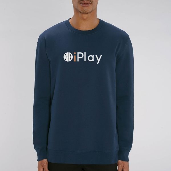 Sweat basket Lifestyle modele Bleu Marine avec illustration lettrage I PLAY PARODIE LOGO APPLE IPhone sur mannequin Garçon Sweat Shirt Homme basketteur Tailles XS S M L XL 2XL 3XL 4XL 5XL existe aussi en blanc et en Noir