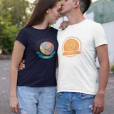 Tee-shirt BasketBall Marine visuel design Colorblocks Ballon de Basket Ball porté par mannequin fille en couple avec homme portant t-shirt oldschool 1891 ballon orange TeeShirts Femmes basketteuses modèles Noir Bleu Blanc Tailles S M L XL 2XL 3XL