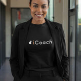 T shirt Basketball coachs modele noir avec illustration et écrit I COACH Parodie Apple Logo IPhone humour basket ball coach sur mannequin Fille Tee Shirt Femme basketteuse Tailles S M L XL 2XL 3XL existe en blanc et bleu marine