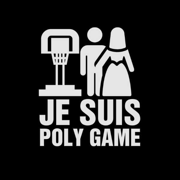Visuel sur fond Noir design Teeshirt de basket ball humour avec écrit la phrase Je suis Poly Game pour homme basketteur TeeShirts drôles pour basketteurs